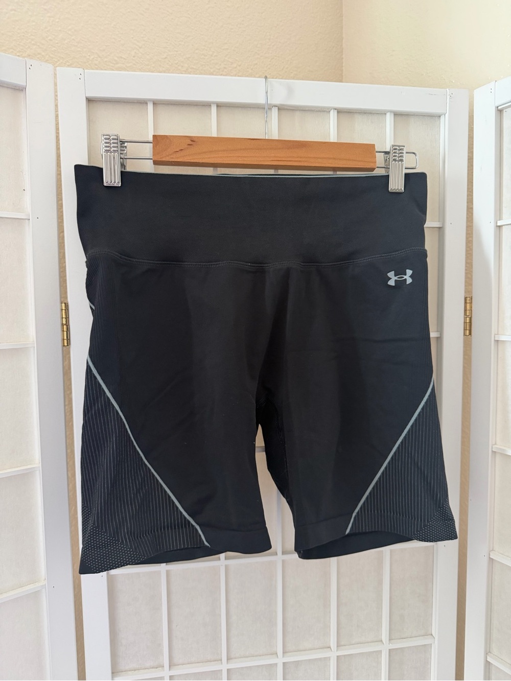 Under Armour Black Athletic Biker Shorts Medium